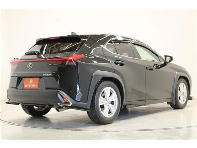 LEXUS UX200