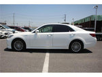 CROWN sedan hybrid
