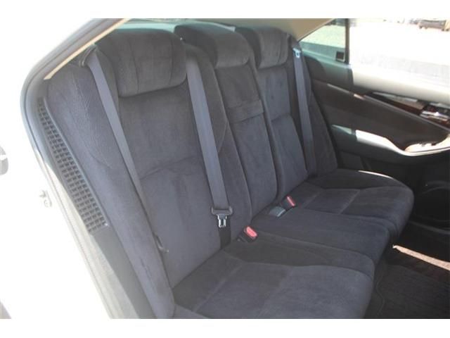 CROWN sedan hybrid