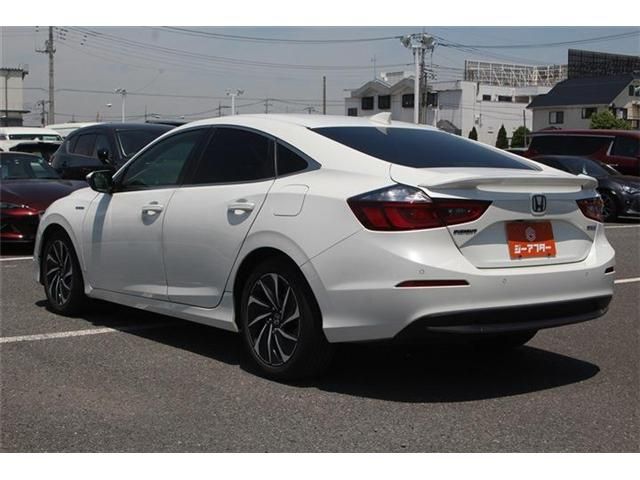 INSIGHT sedan