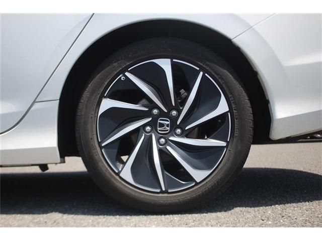 INSIGHT sedan