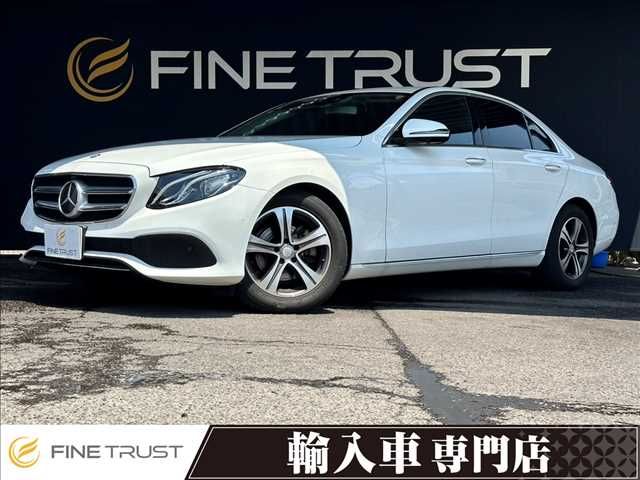 MERCEDES BENZ E class sedan