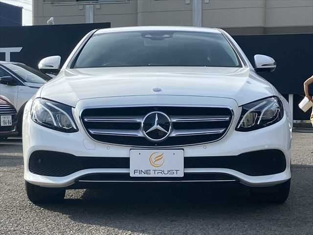 MERCEDES BENZ E class sedan