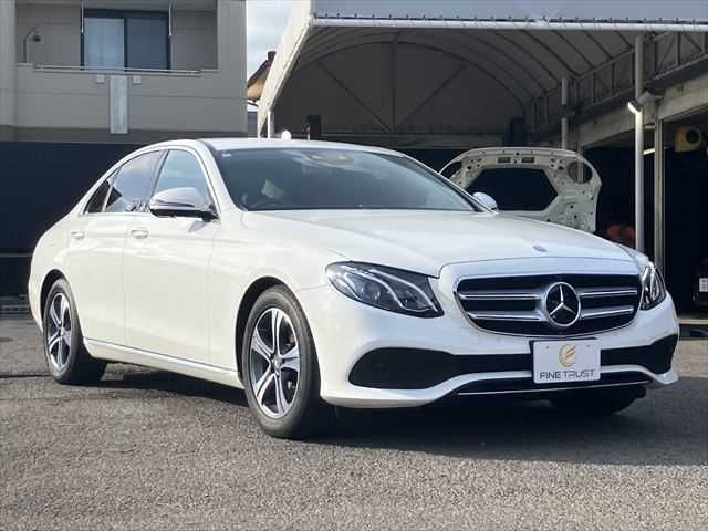 MERCEDES BENZ E class sedan