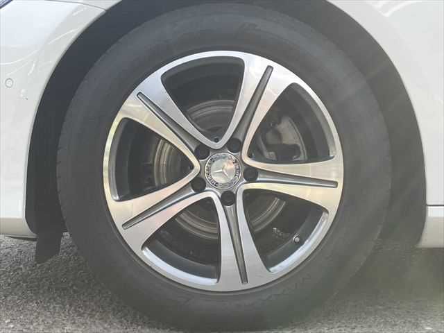 MERCEDES BENZ E class sedan