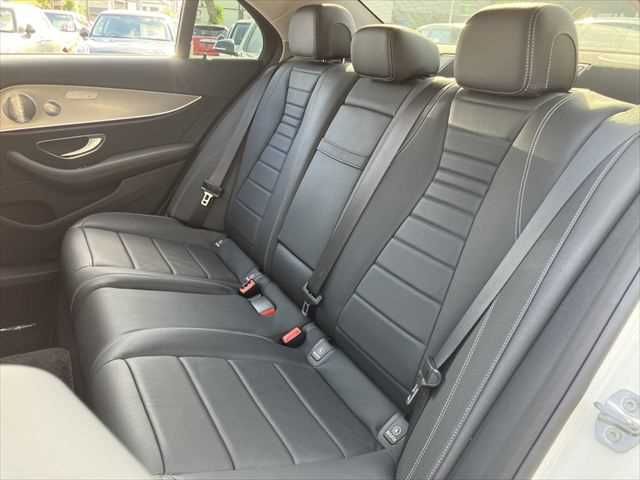 MERCEDES BENZ E class sedan