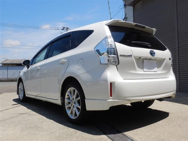 PRIUS Alpha