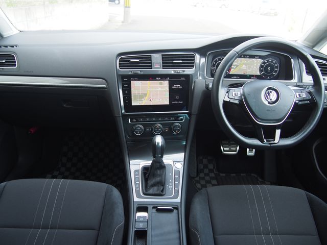 VOLKSWAGEN GOLF Alltrack
