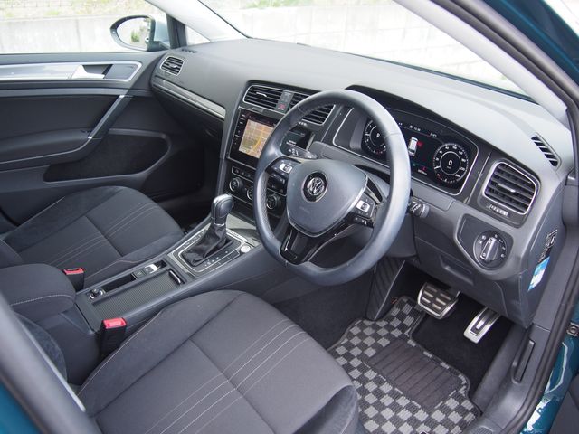 VOLKSWAGEN GOLF Alltrack