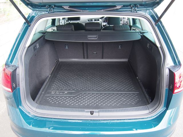 VOLKSWAGEN GOLF Alltrack