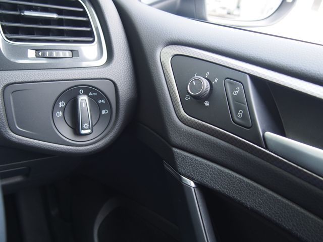 VOLKSWAGEN GOLF Alltrack