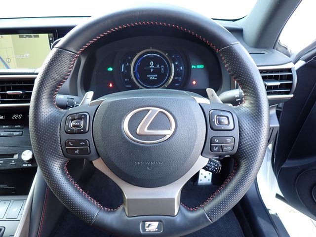 LEXUS IS300h