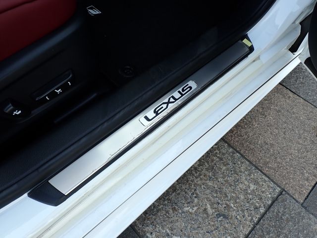 LEXUS IS300h