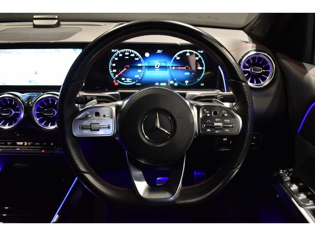 MERCEDES BENZ EQB