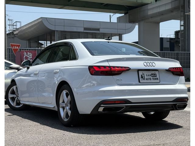 AUDI A4 AVANT