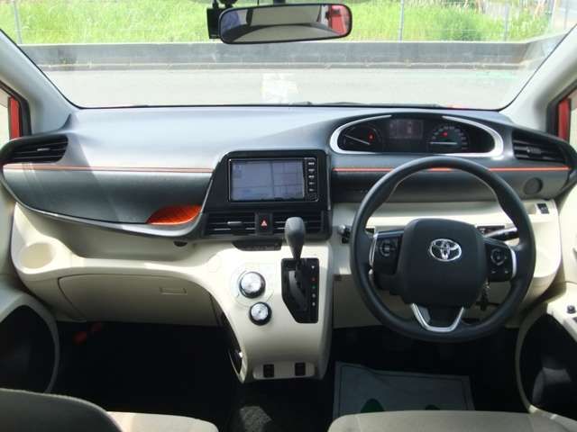 SIENTA HYBRID