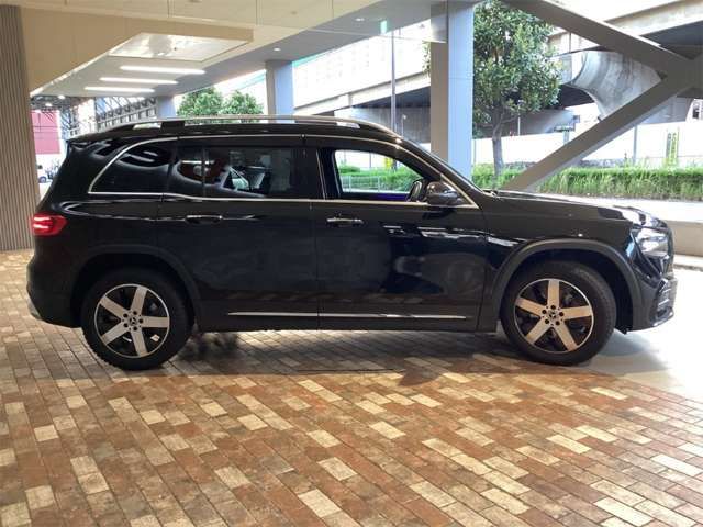 MERCEDES BENZ GLB