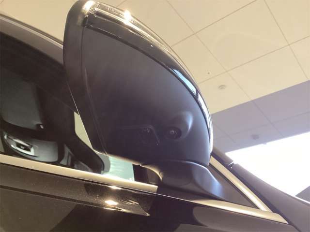 MERCEDES BENZ GLB