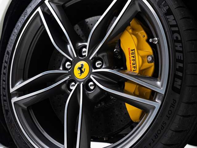 FERRARI Roma Spider