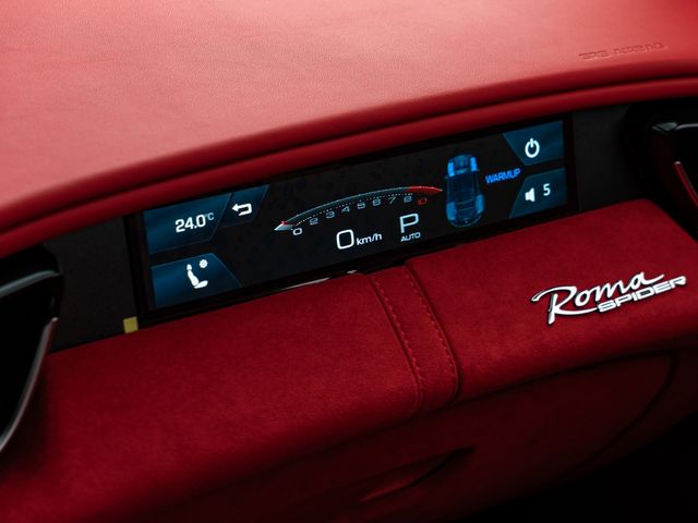 FERRARI Roma Spider