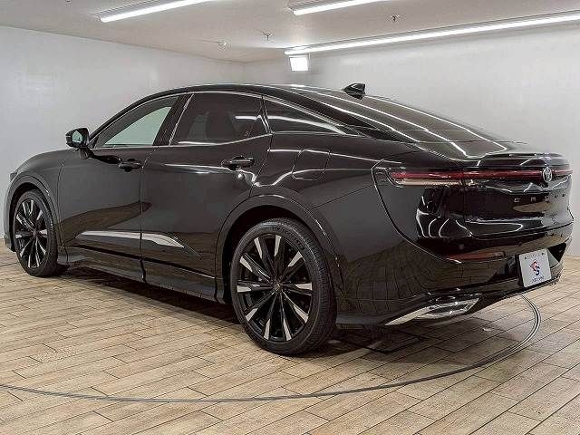 CROWN CROSSOVER