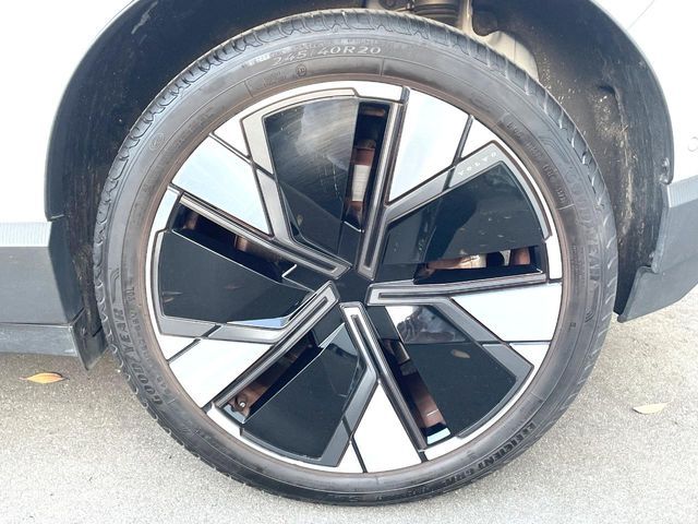 VOLVO EX30
