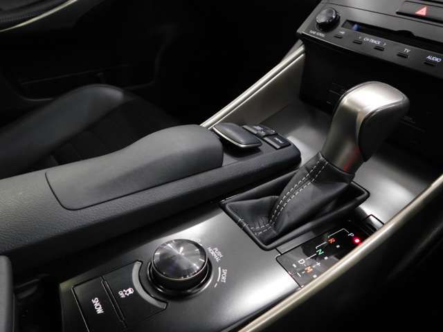 LEXUS IS250