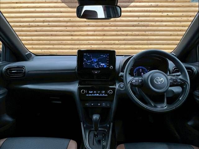 YARIS CROSS