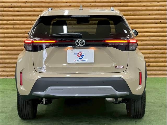 YARIS CROSS