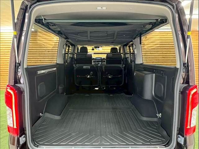 CARAVAN van 2WD