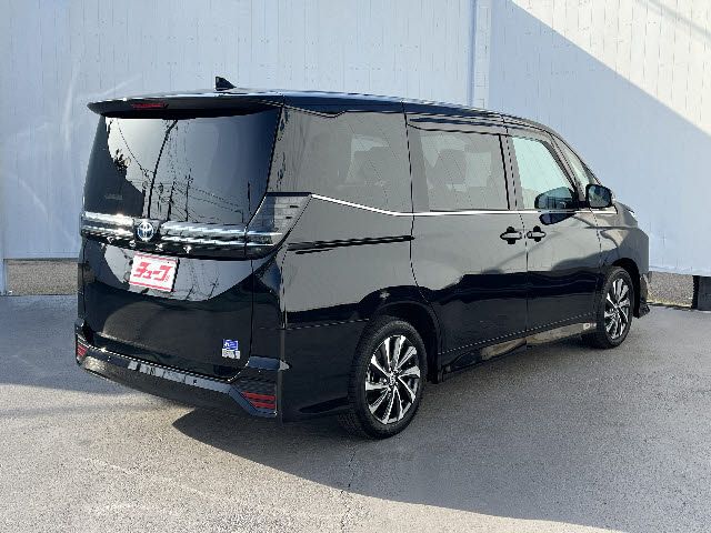 VOXY HYBRID