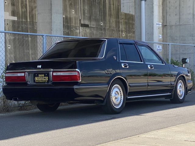 CEDRIC sedan