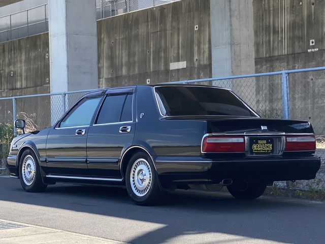 CEDRIC sedan