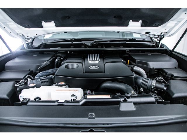 LEXUS LX600