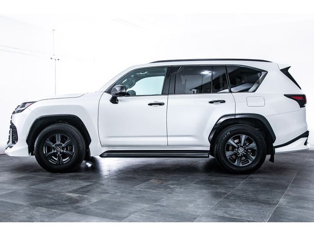LEXUS LX600