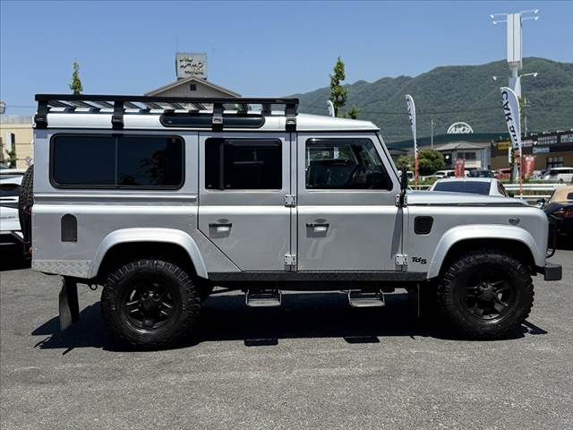 ROVER DEFENDER