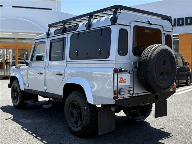 ROVER DEFENDER