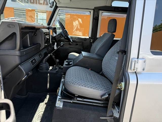 ROVER DEFENDER