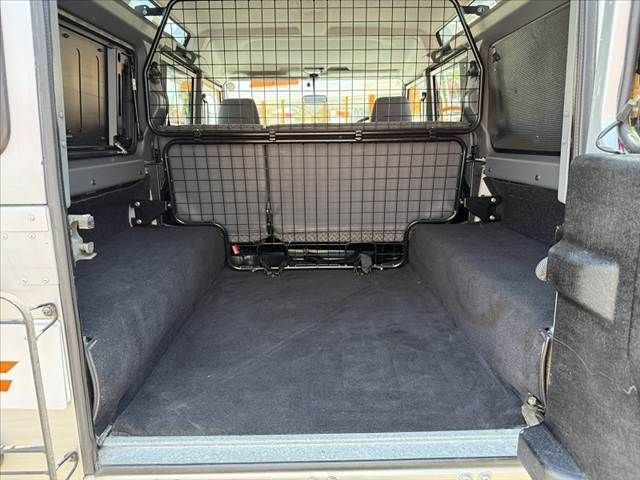ROVER DEFENDER