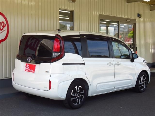 SIENTA HYBRID