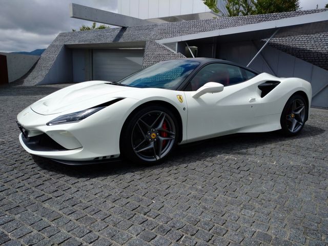 FERRARI F8 Tributo