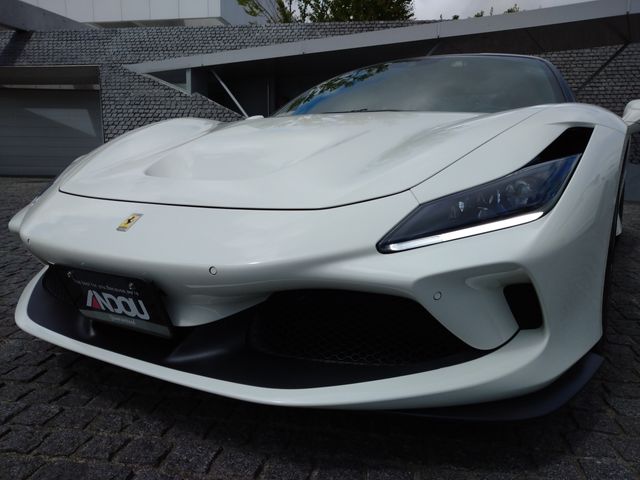 FERRARI F8 Tributo