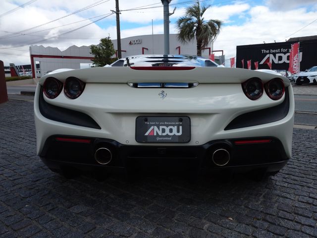 FERRARI F8 Tributo