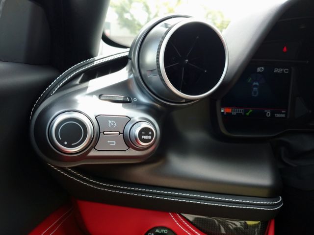 FERRARI F8 Tributo