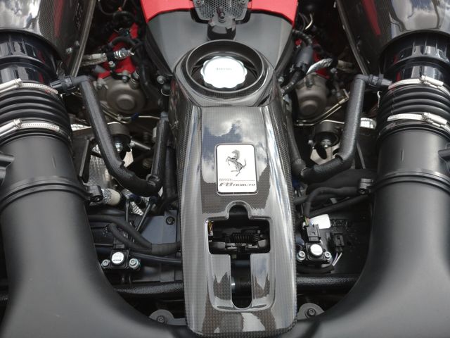 FERRARI F8 Tributo