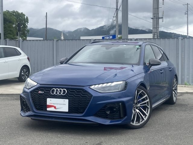 AUDI RS4 AVANT