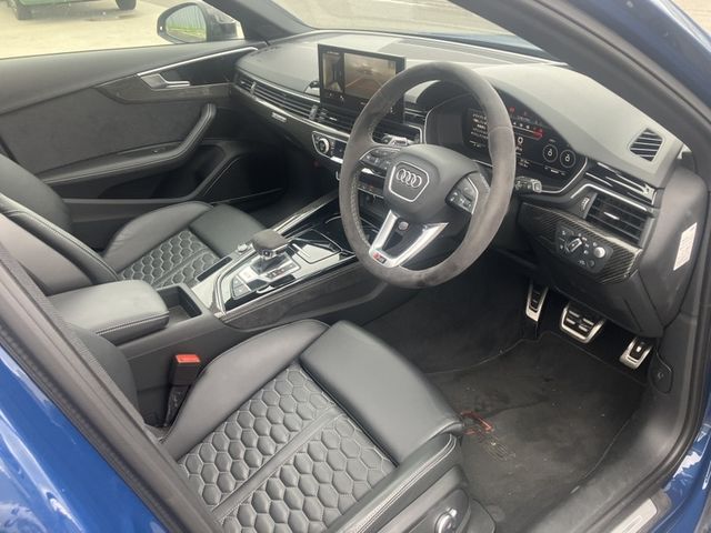AUDI RS4 AVANT