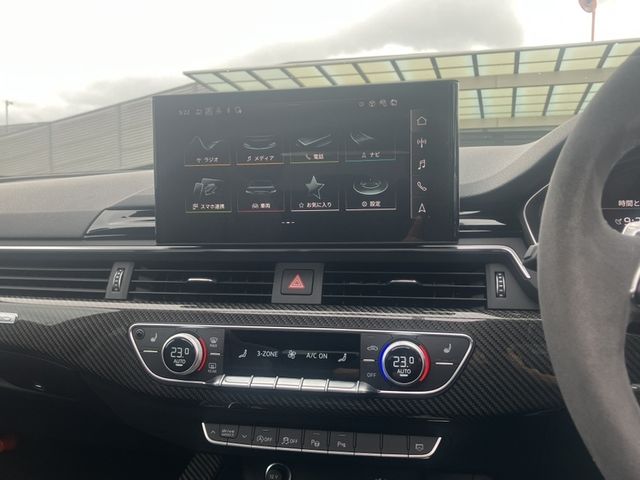AUDI RS4 AVANT