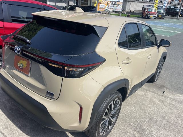 YARIS CROSS HYBRID