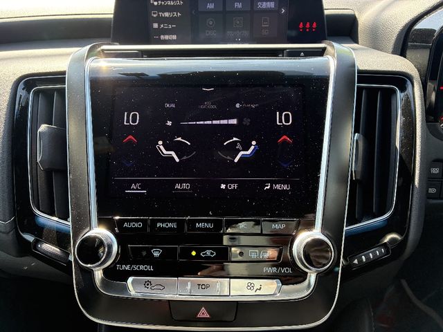 CROWN sedan hybrid